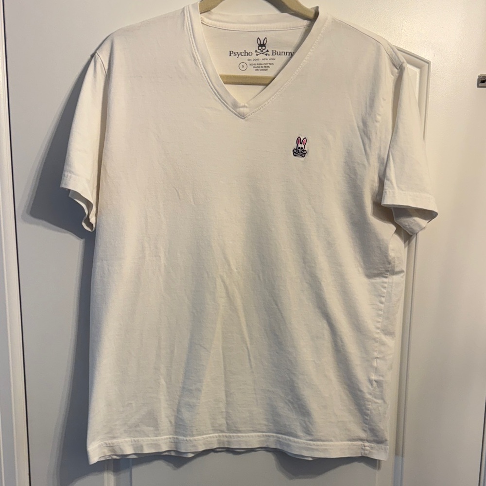 Psycho Bunny Men's White  V-Neck Logo Tee - Size 5 (Med)
